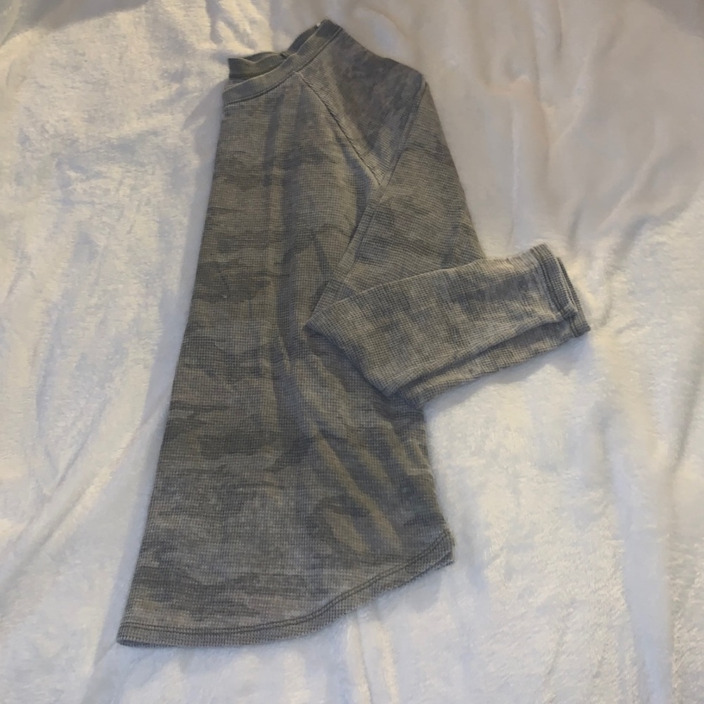 American Eagle Camo long sleeve